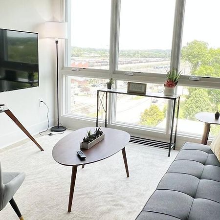 Studio Apartment, Queen Bed, Wifi, Kitchen, Washer & Dryer In シャーロット エクステリア 写真
